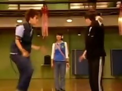 morena Faculdade dançando incondicional japonês suculento